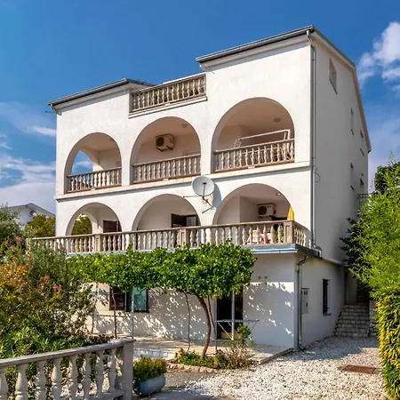 Apartament Gorgeous In With Wifi Novi Vinodolski